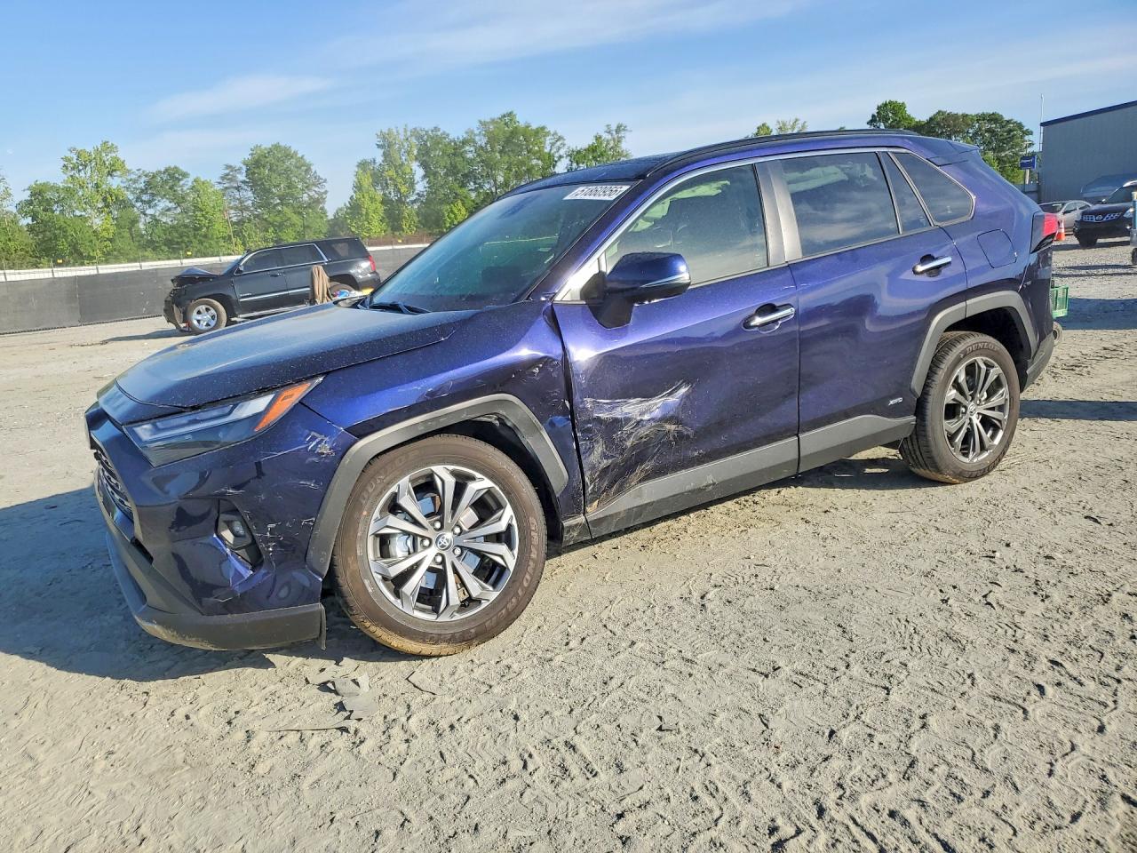 Salvage Toyota RAV4 Image