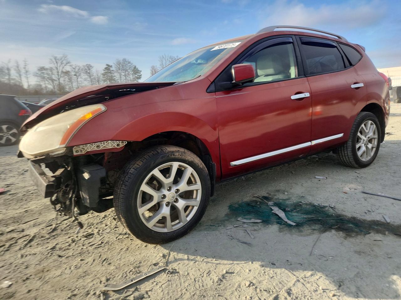 Salvage Nissan Rogue Image