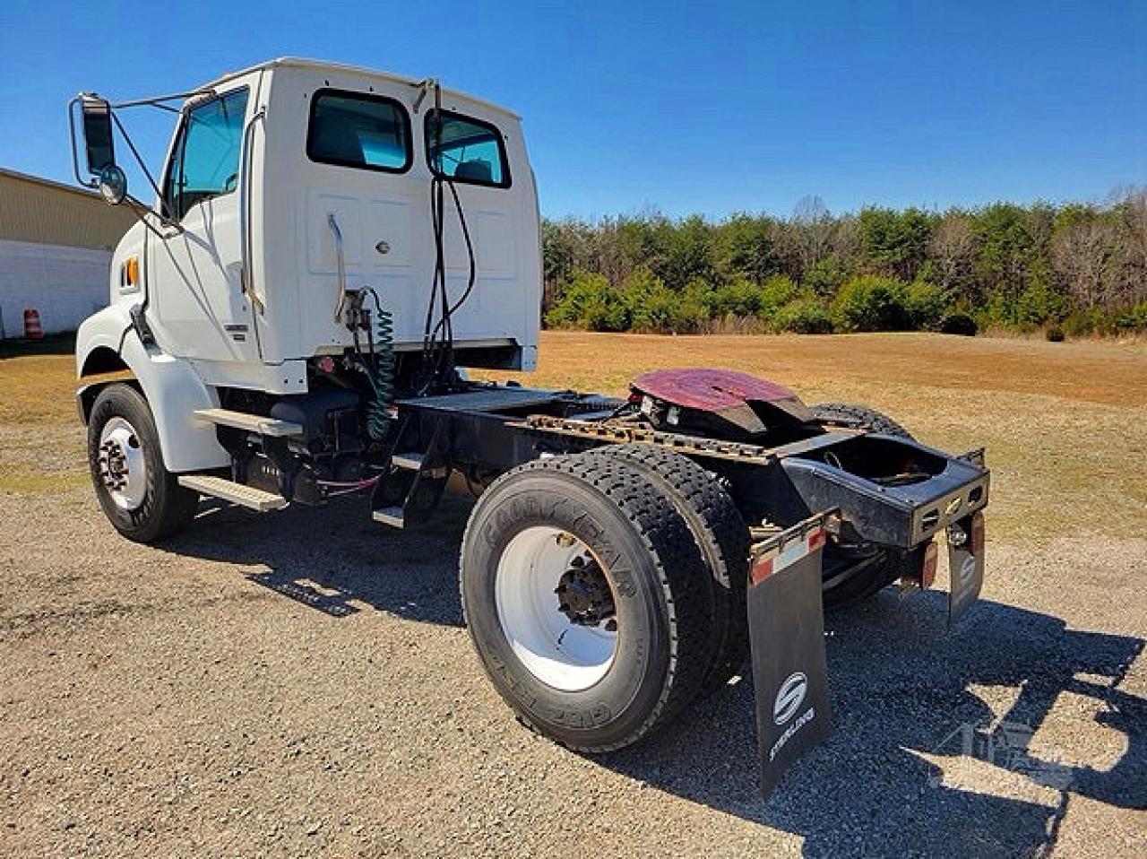 Sterling Truck L 8500