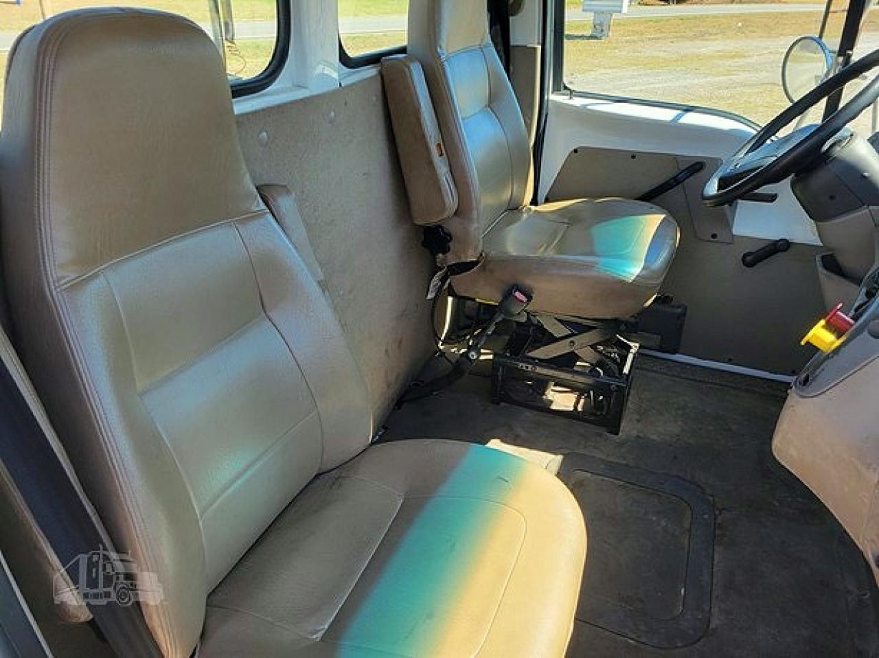 Sterling Truck L 8500