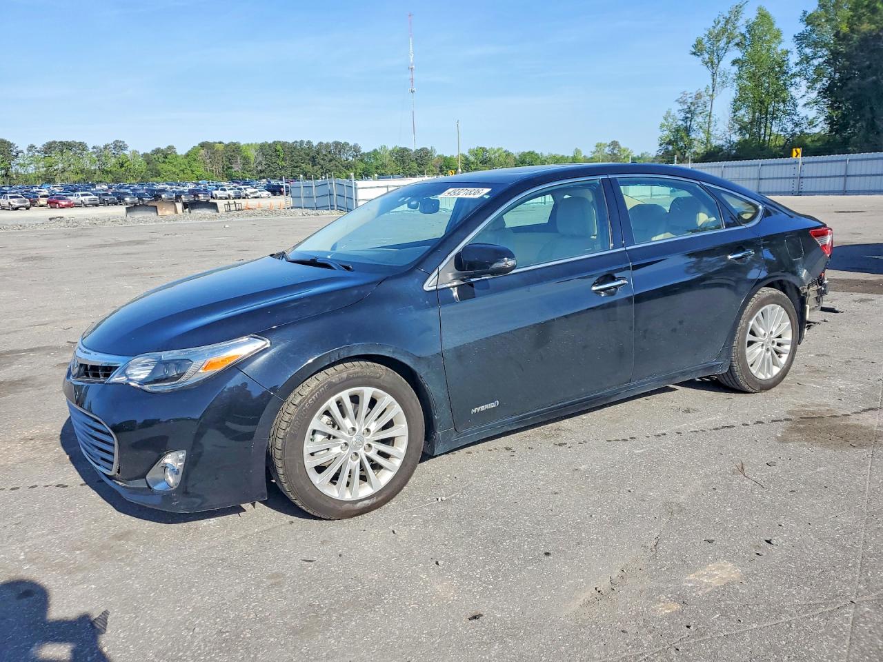 Salvage Toyota Avalon Image