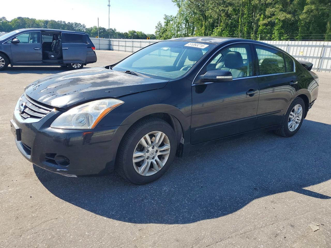 Salvage Nissan Altima Image