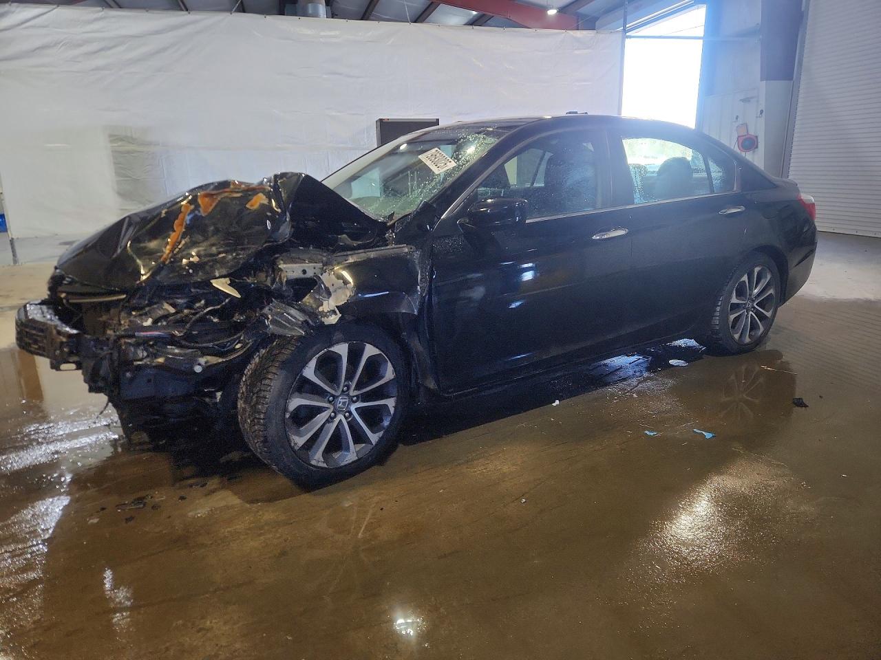 Salvage Honda Accord Image