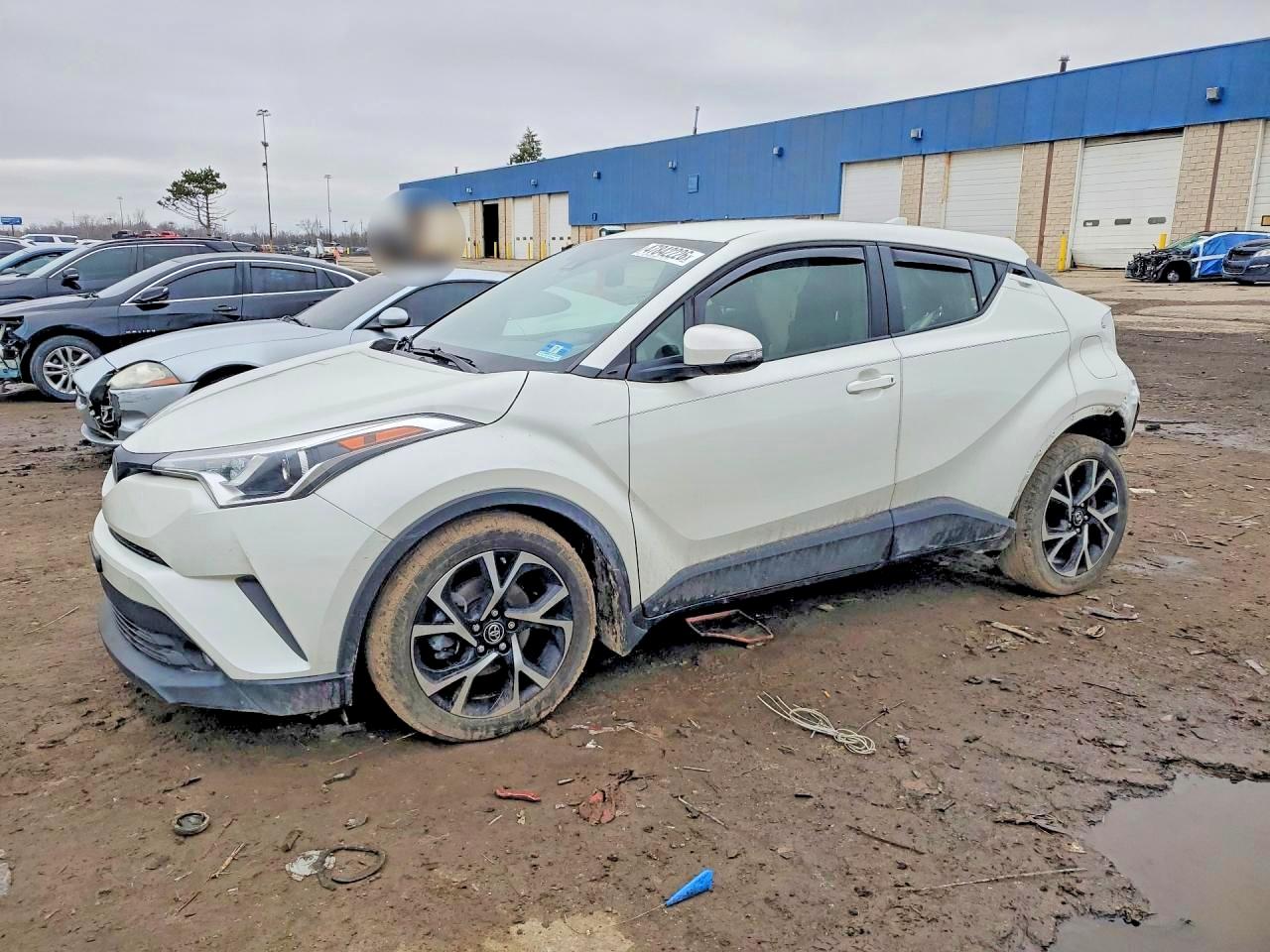 Salvage Toyota C-hr Xle P Image