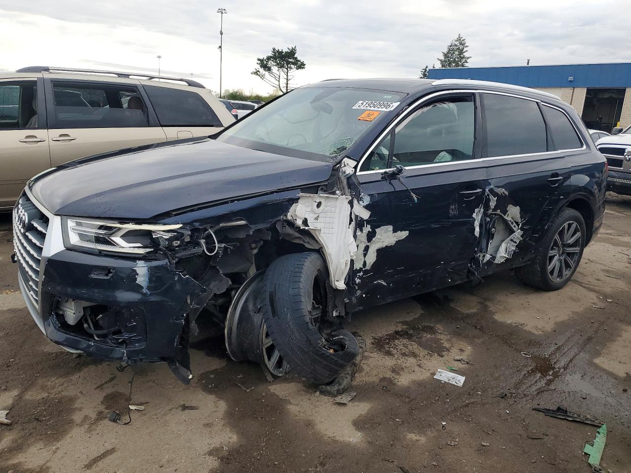 Salvage Audi Q7 Image