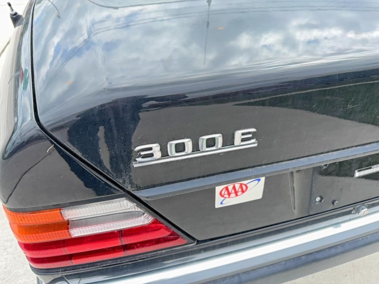 Mercedes-Benz 300-Class E 2.8