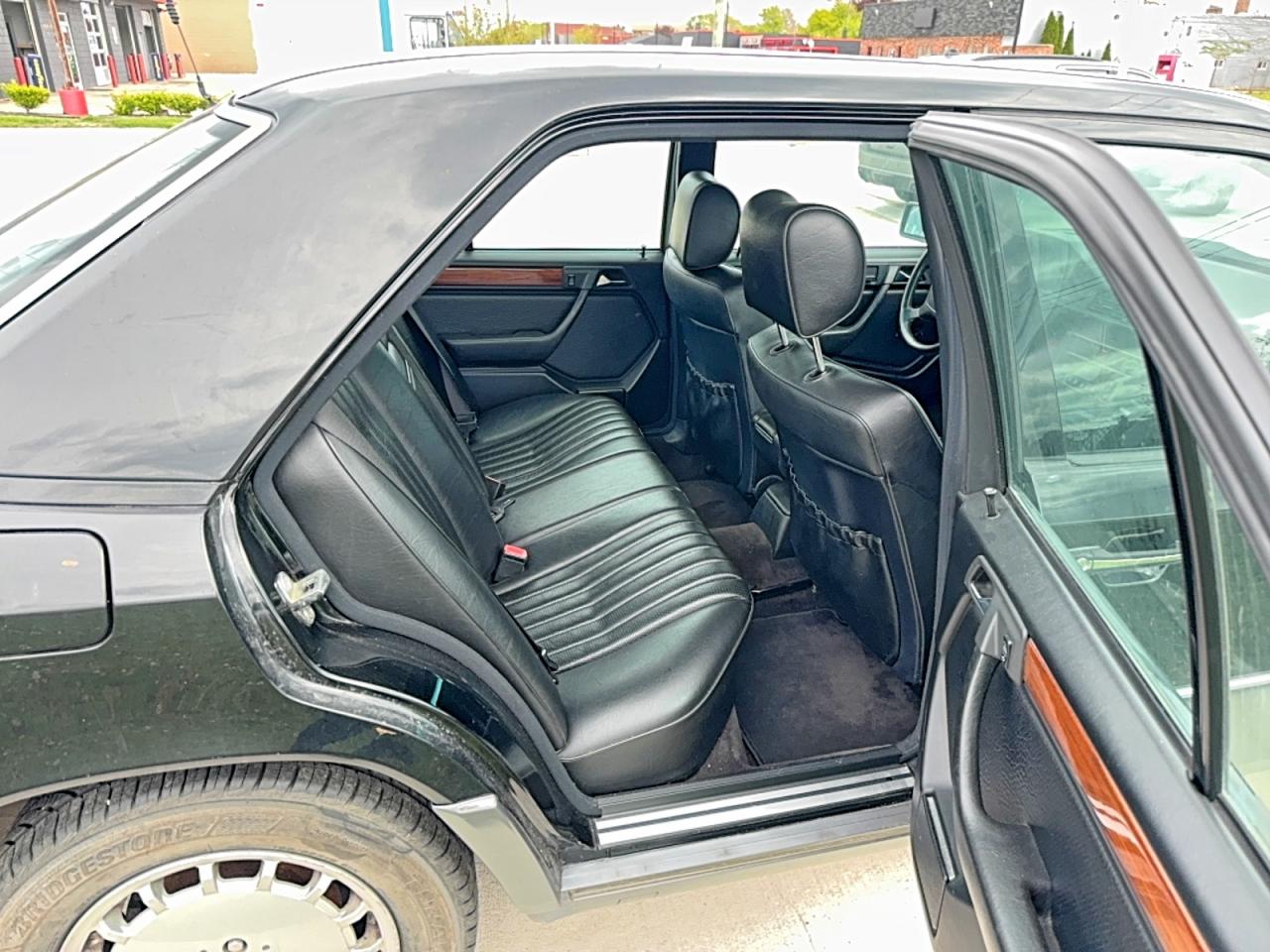 Mercedes-Benz 300-Class E 2.8