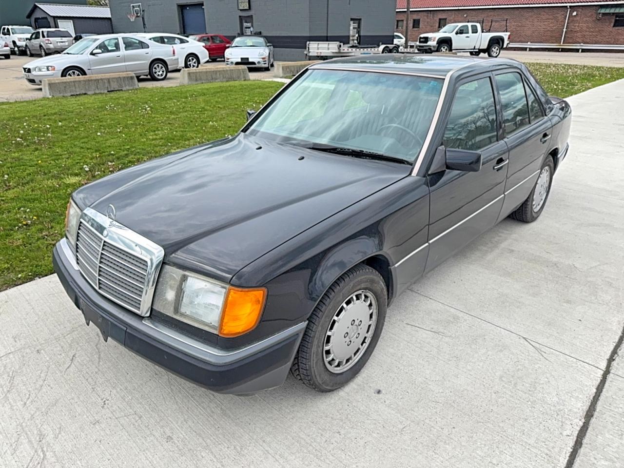 Mercedes-Benz 300-Class E 2.8