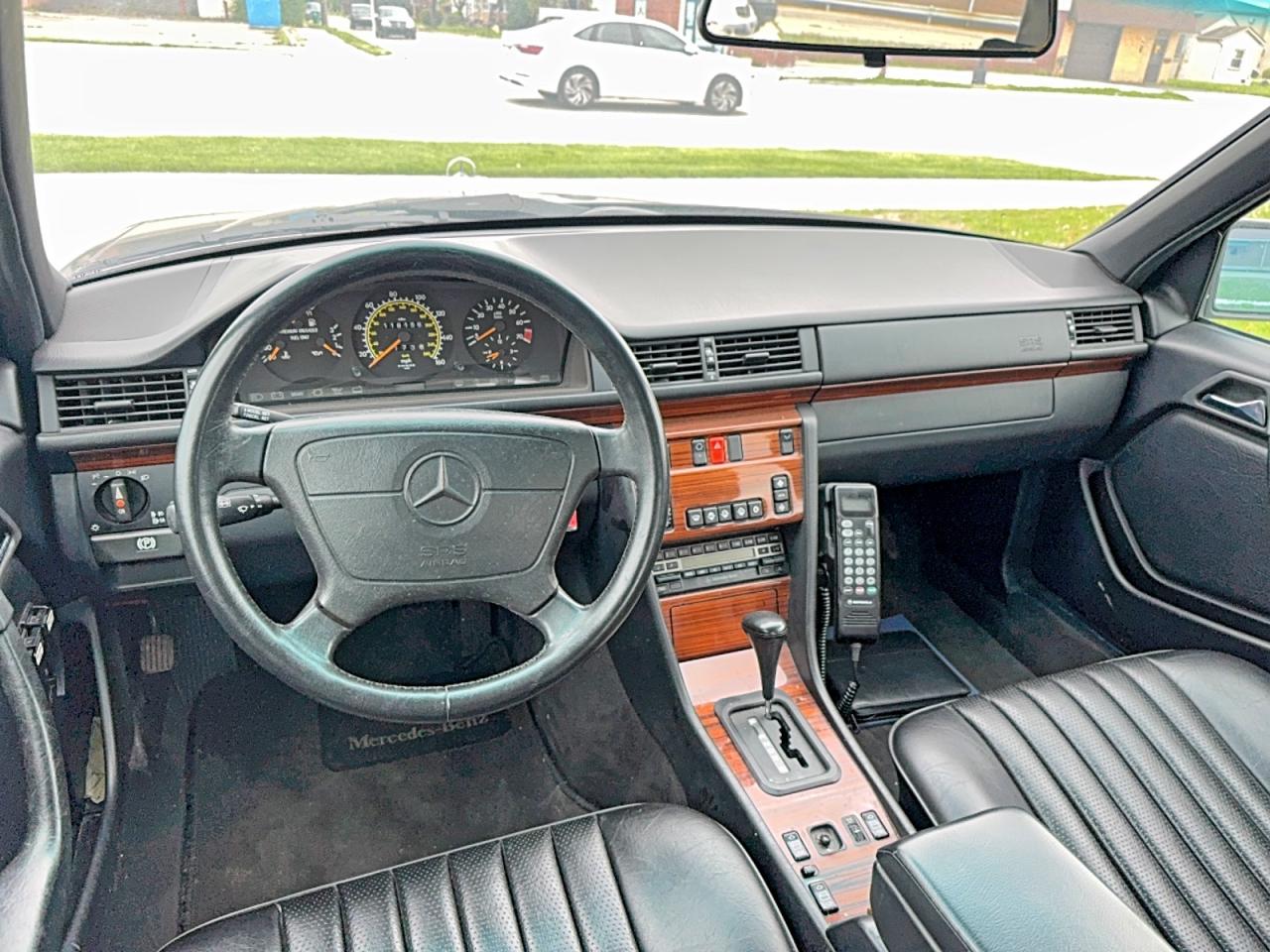 Mercedes-Benz 300-Class E 2.8