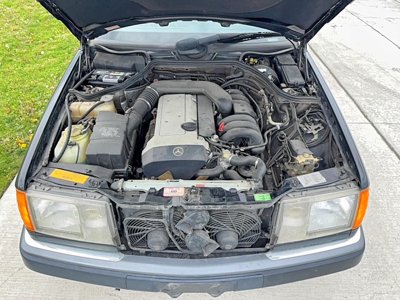 Mercedes-Benz 300-Class E 2.8