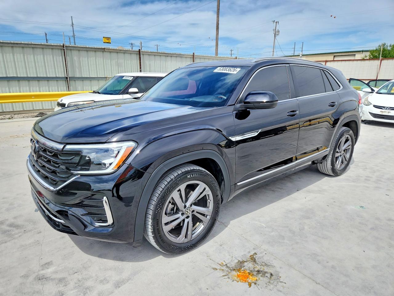 Salvage Volkswagen Atlas Image