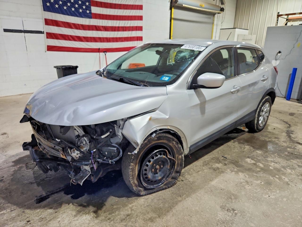 Salvage Nissan Rogue Image
