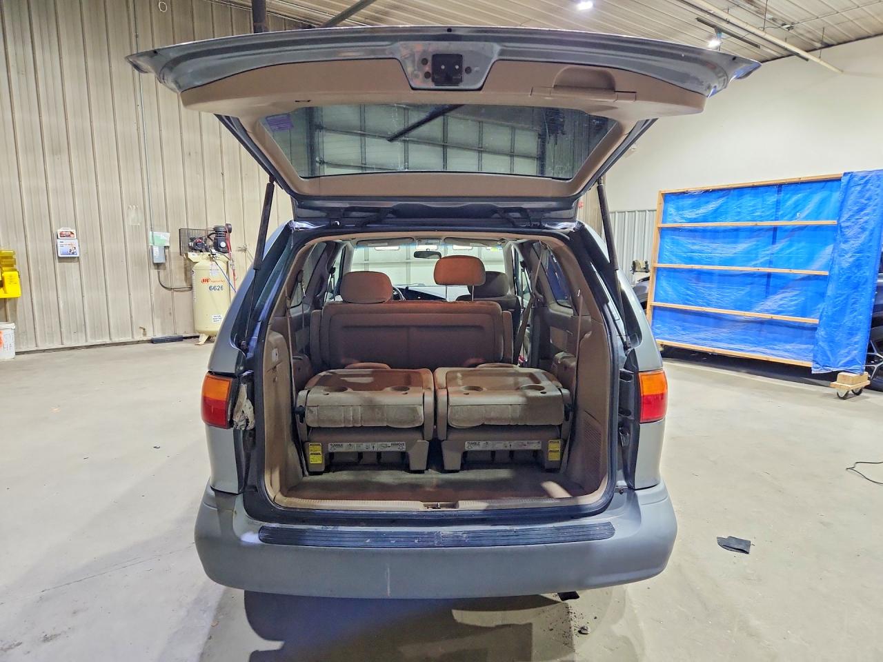 Toyota Sienna Ce