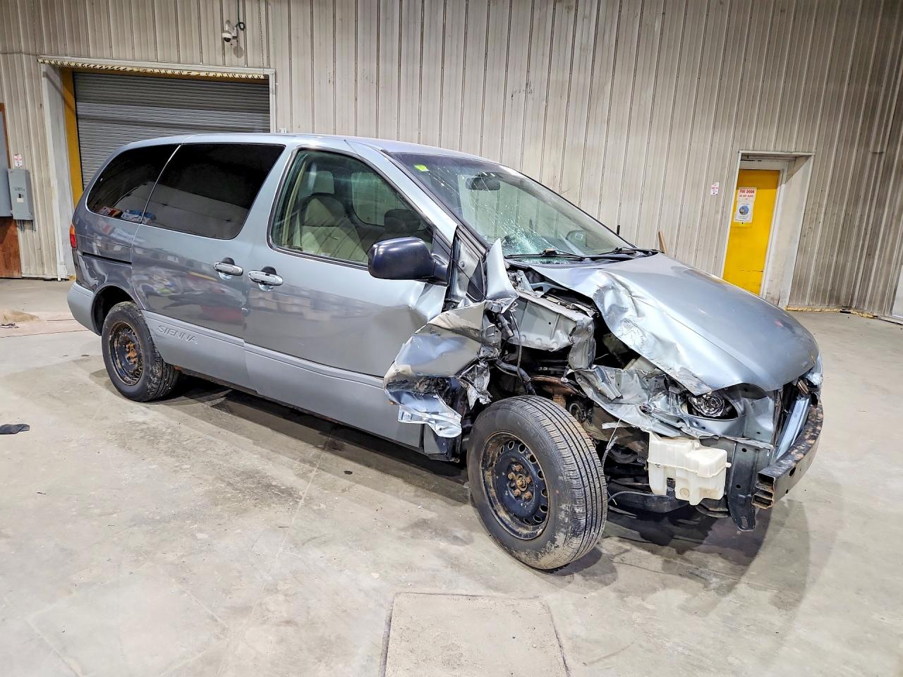 Toyota Sienna Ce