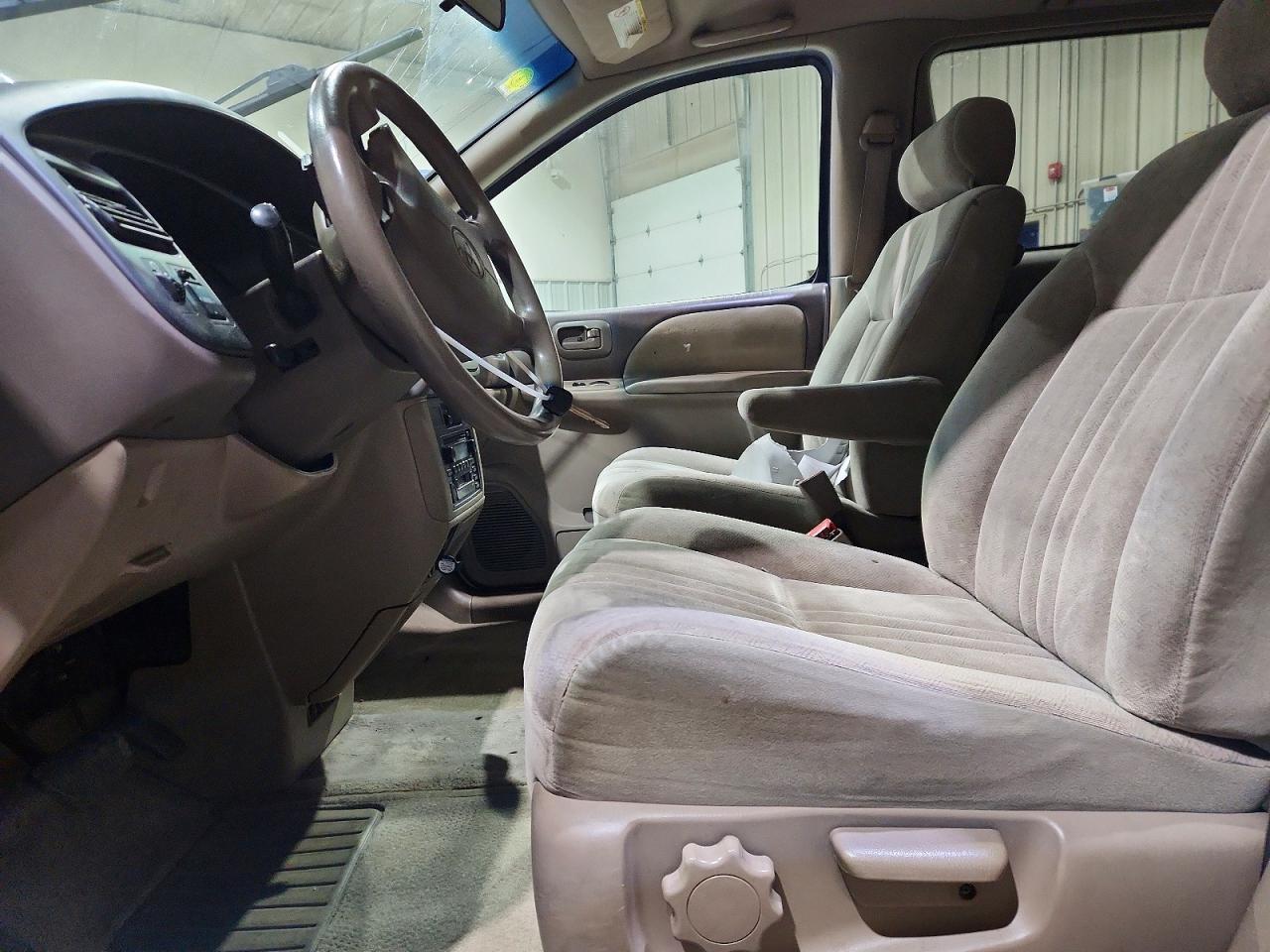 Toyota Sienna Ce