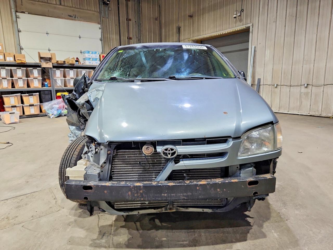 Toyota Sienna Ce