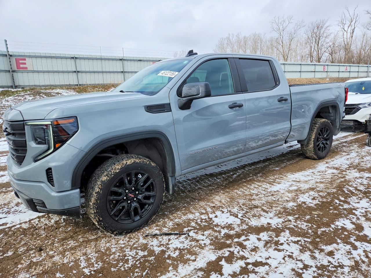 Salvage GMC Sierra Image