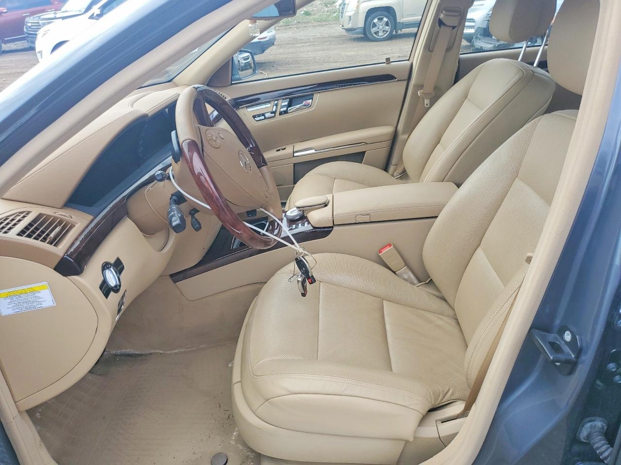 Mercedes-Benz S-Class 550