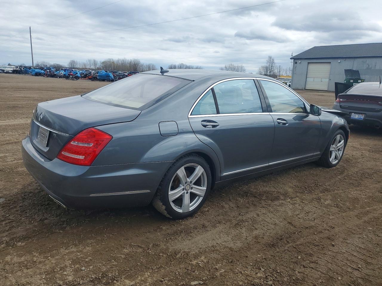Mercedes-Benz S-Class 550