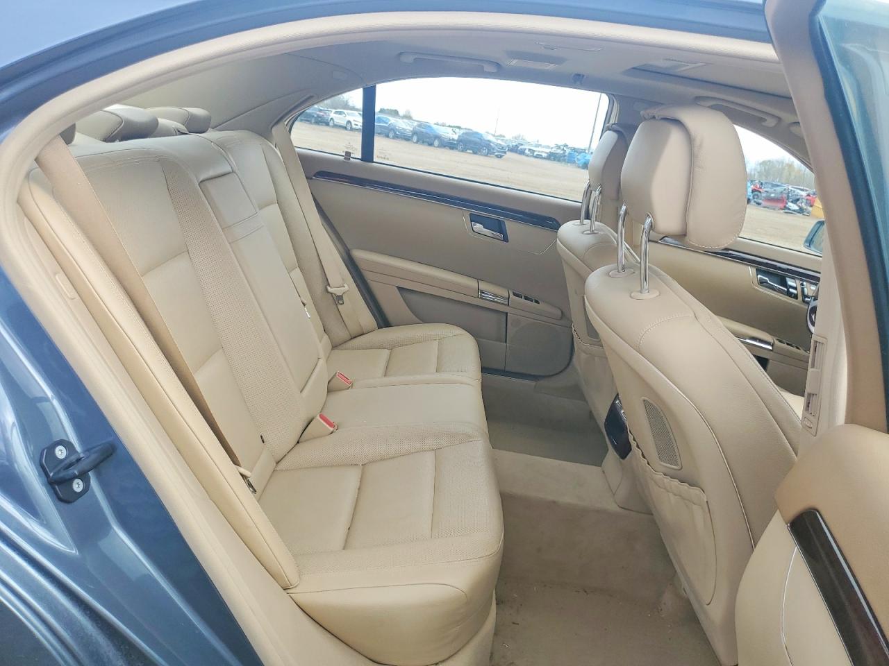 Mercedes-Benz S-Class 550