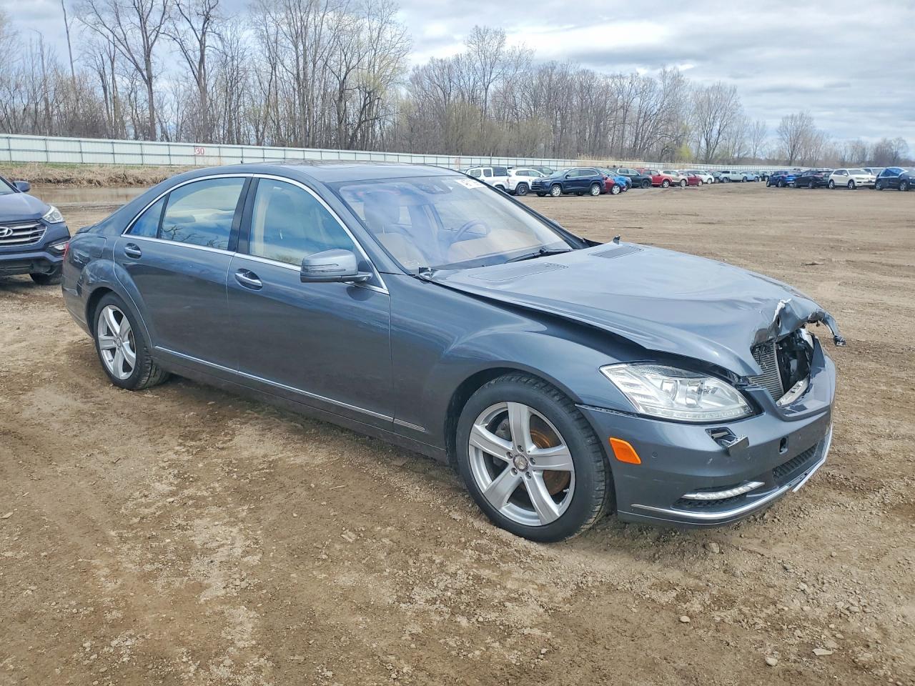 Mercedes-Benz S-Class 550
