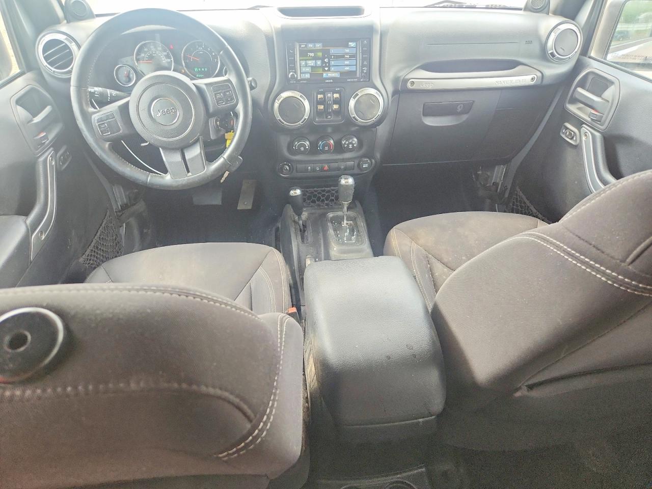 Jeep Wrangler Sahara