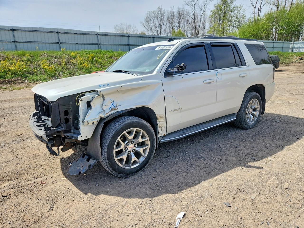 Salvage GMC Yukon Image