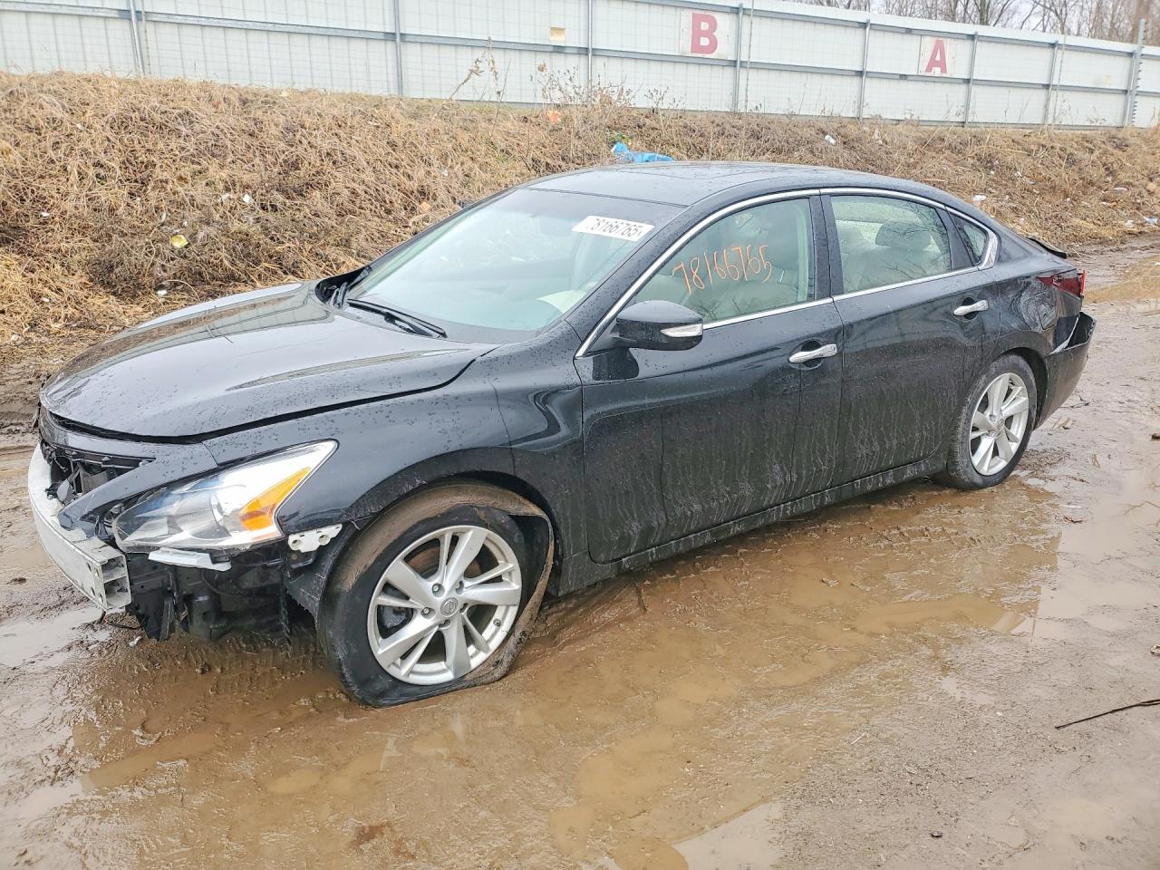 Salvage Nissan Altima Image