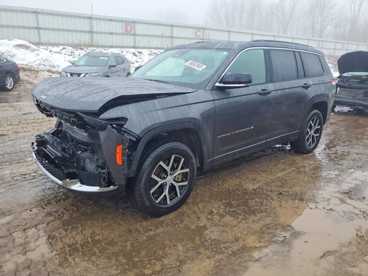 Salvage Jeep Grand Cherokee Image