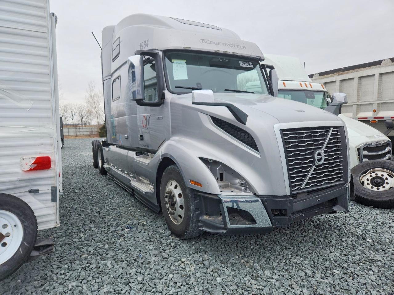 Salvage Volvo Vn Image