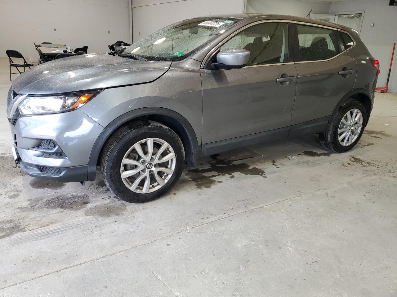 Salvage Nissan Rogue Image