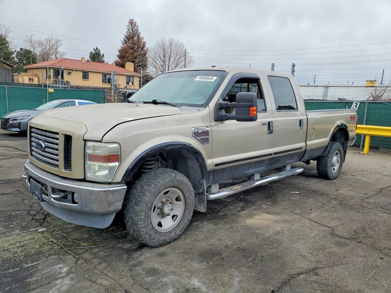 Salvage Ford F-350 Image
