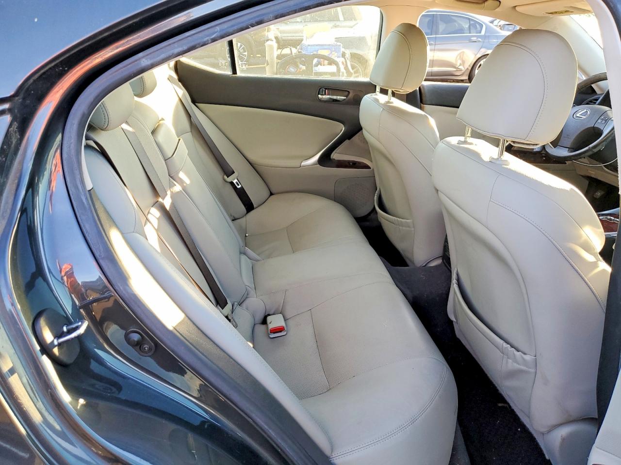 Lexus Is Base