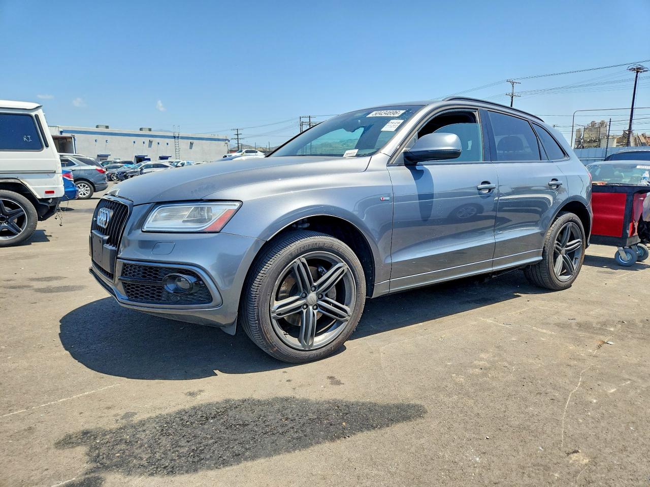 Salvage Audi Q5 Image