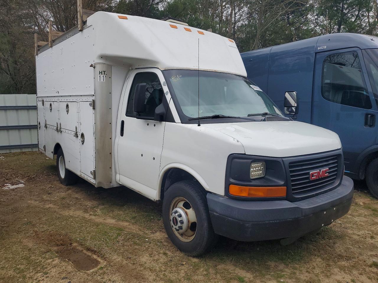 GMC Savana Cutaway G3500