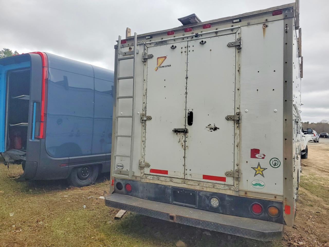 GMC Savana Cutaway G3500