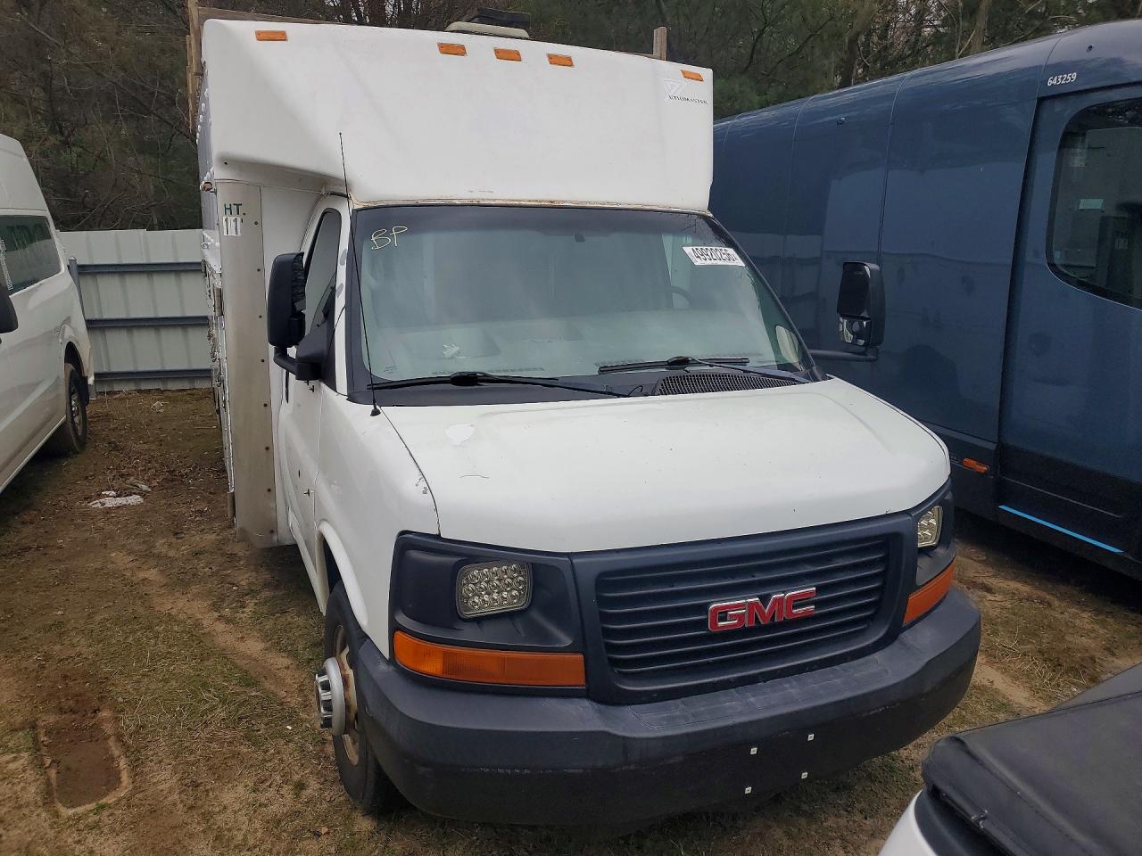 GMC Savana Cutaway G3500