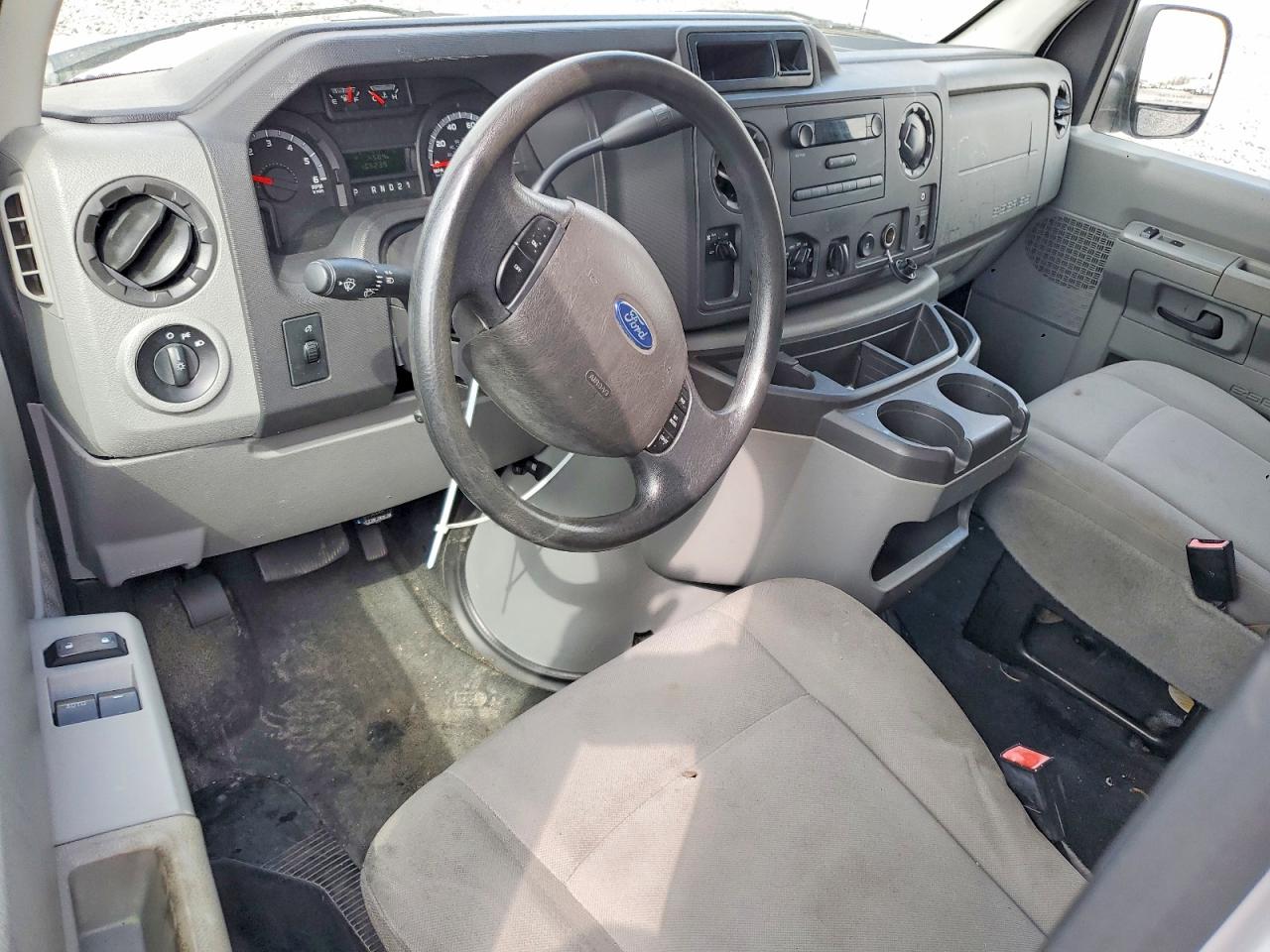 Ford Econoline E250 Van