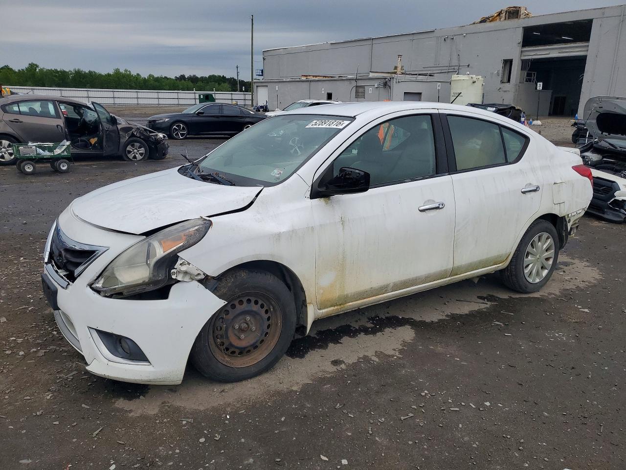 Salvage Nissan Versa Image