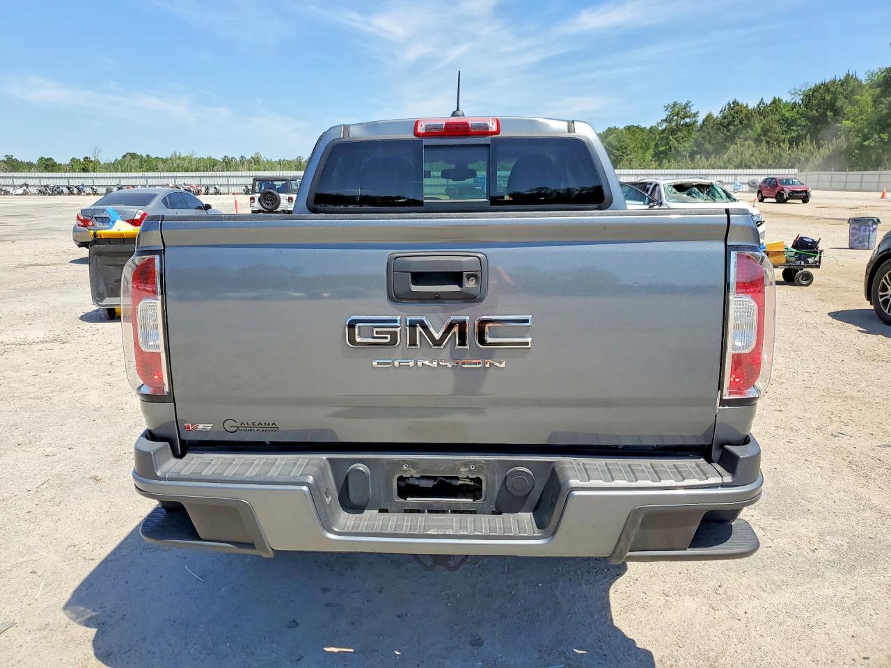 GMC Canyon Elevation