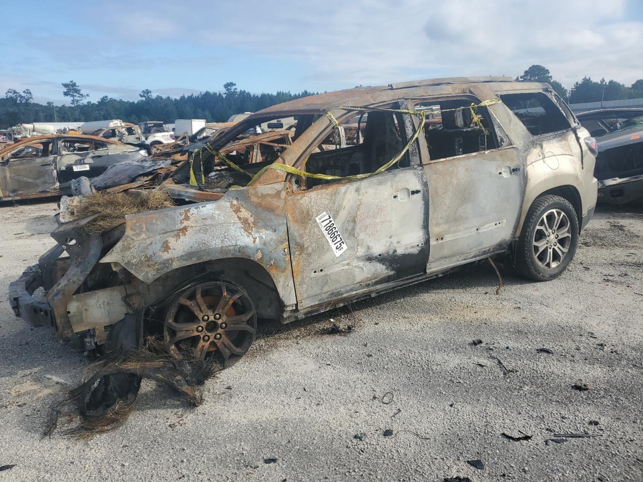 Salvage GMC Acadia Image