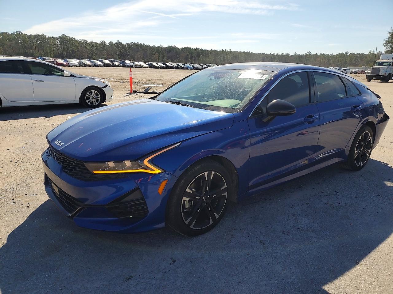 Salvage Kia K5 Image