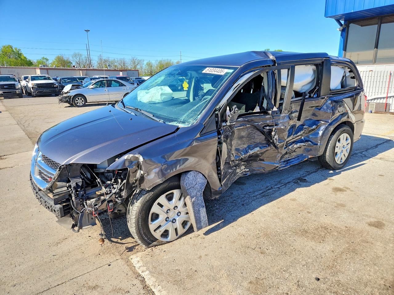 Salvage Dodge Caravan Image