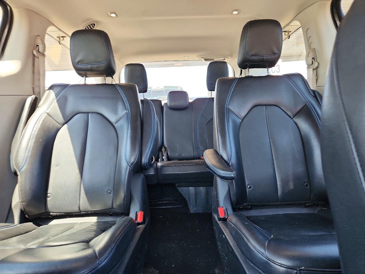 Chrysler Pacifica Hybrid Touring L