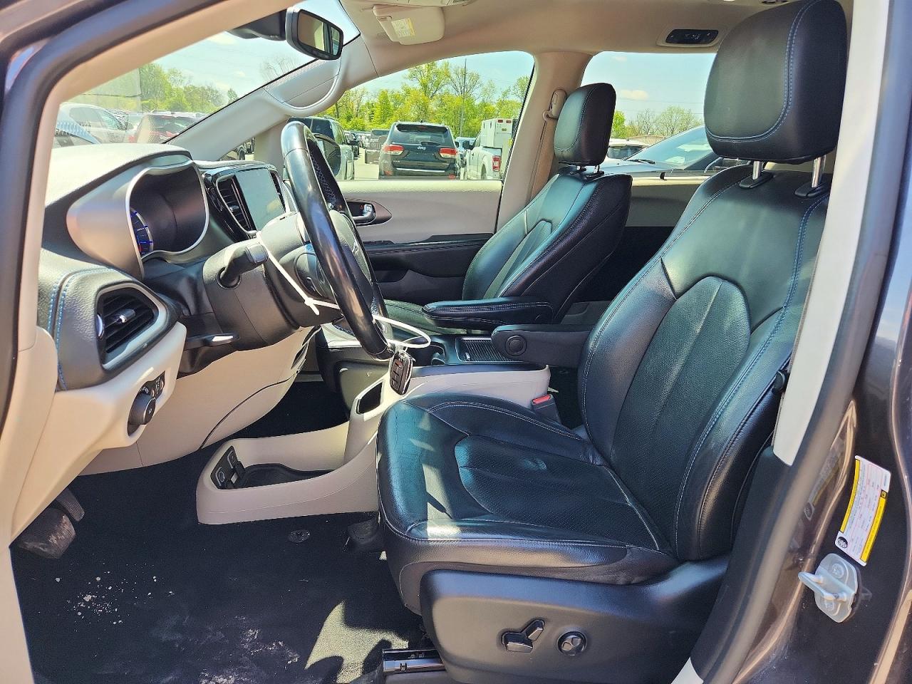 Chrysler Pacifica Hybrid Touring L