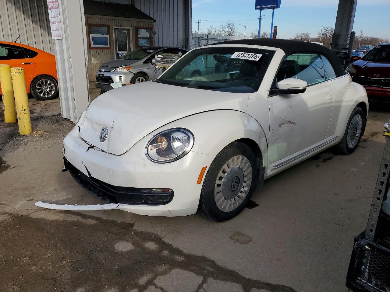 Salvage Volkswagen Beetle Image
