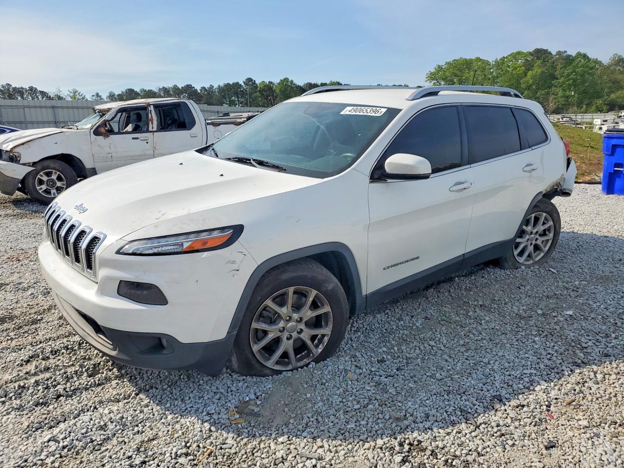 Salvage Jeep Cherokee Image