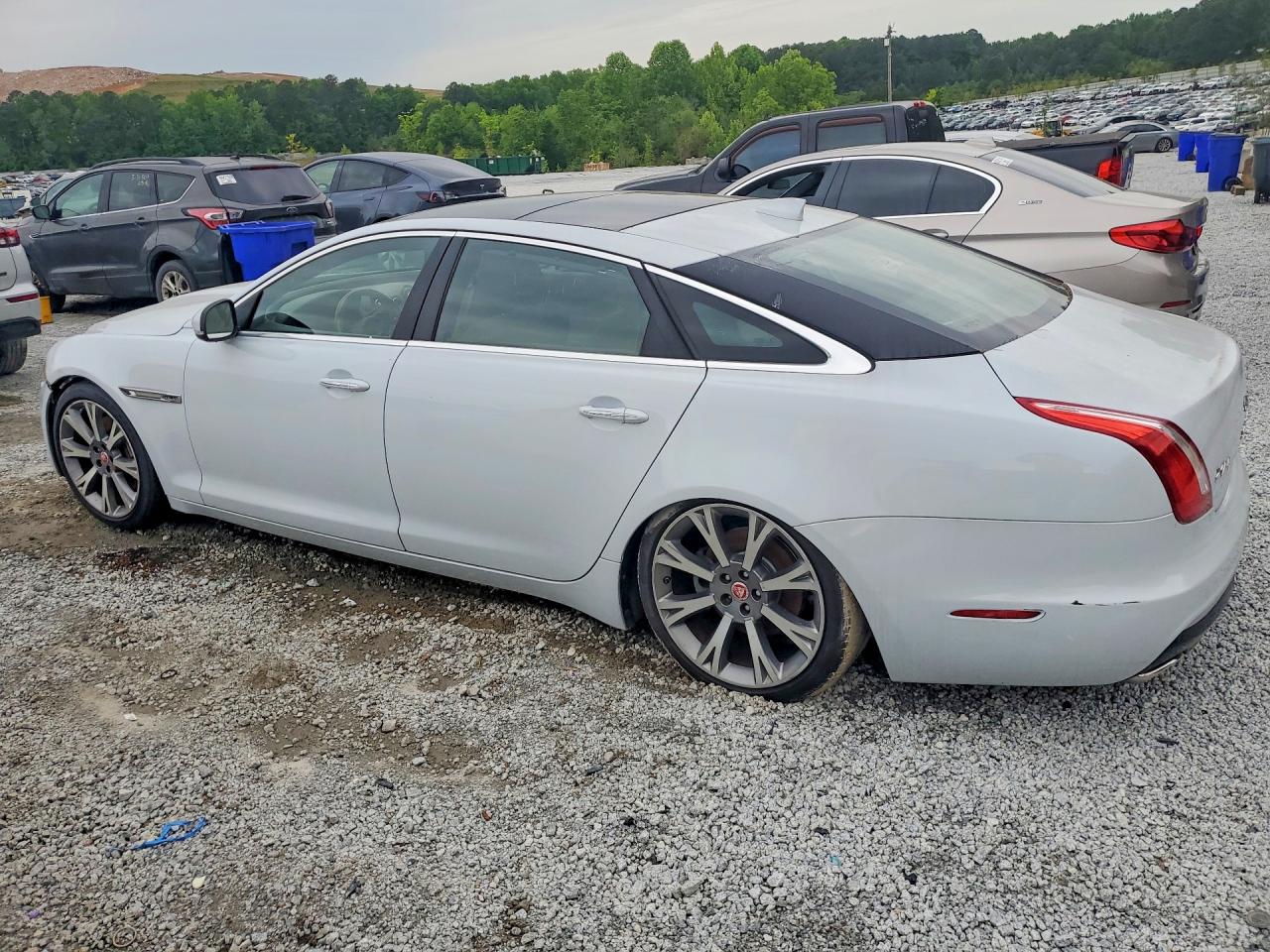 Jaguar XJ Portfolio