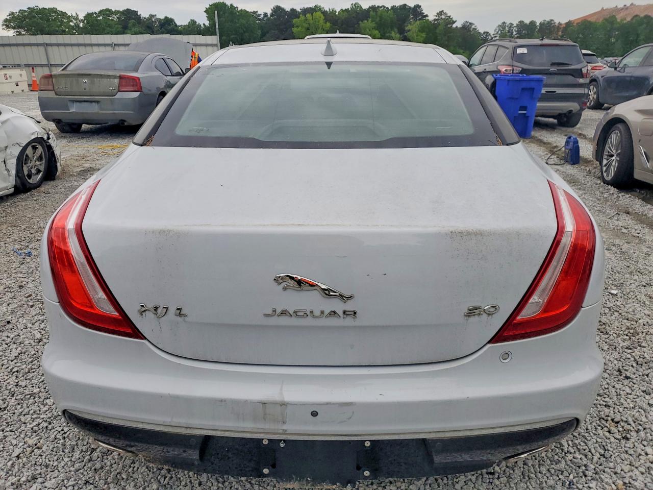 Jaguar XJ Portfolio