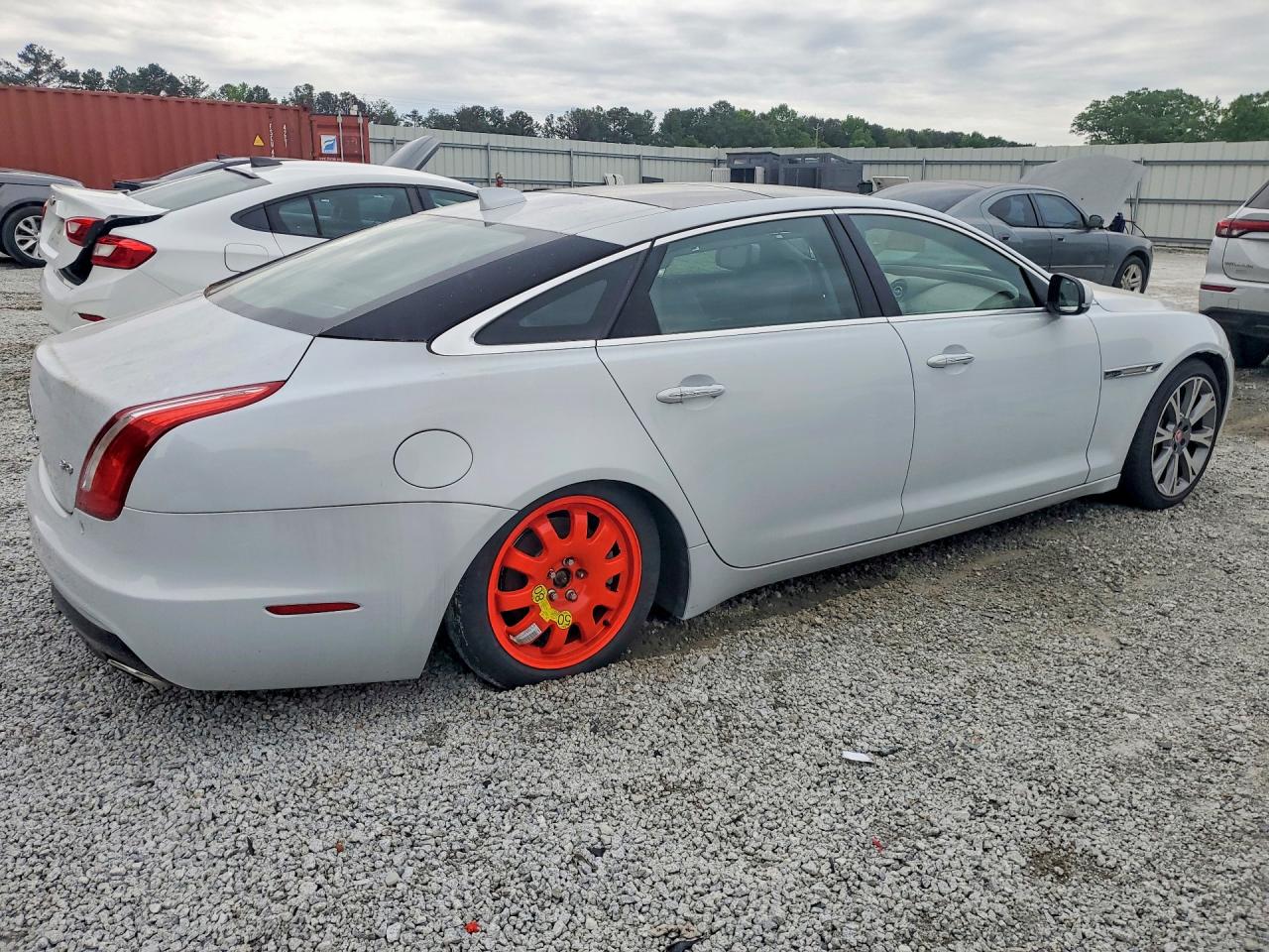 Jaguar XJ Portfolio